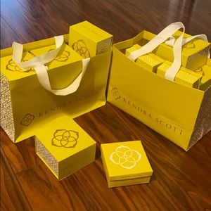Kendra Scott gift boxes
